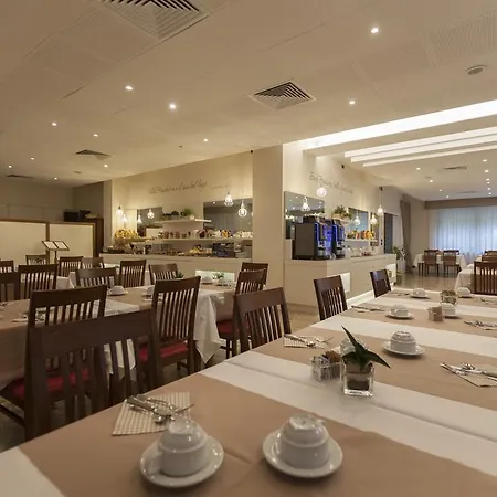 Dolci Colli فندق 3*