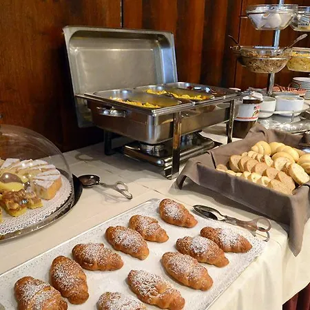 فندق Dolci Colli 3*